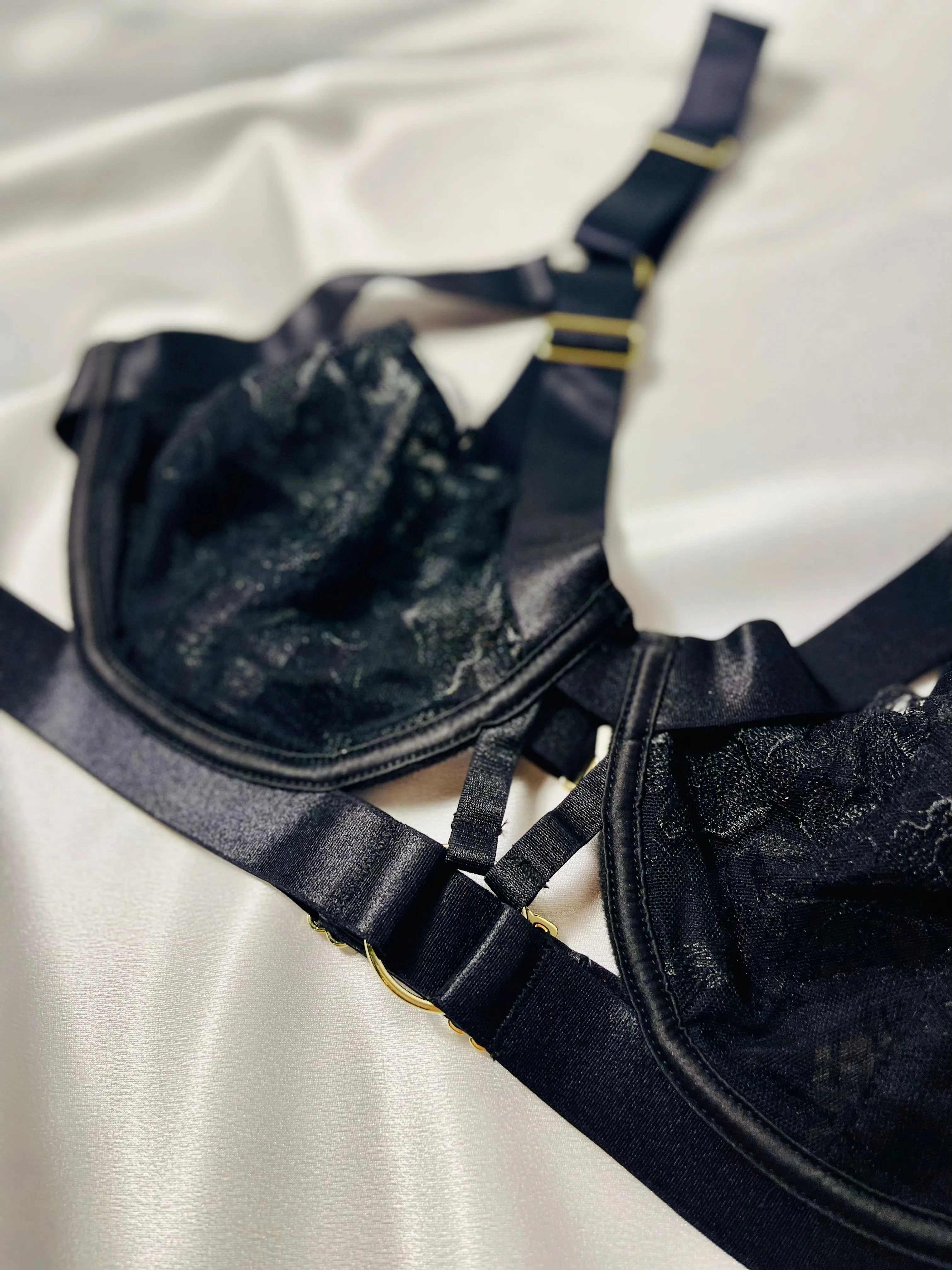 EMBROIDERED UNDERWIRE BRALETTE