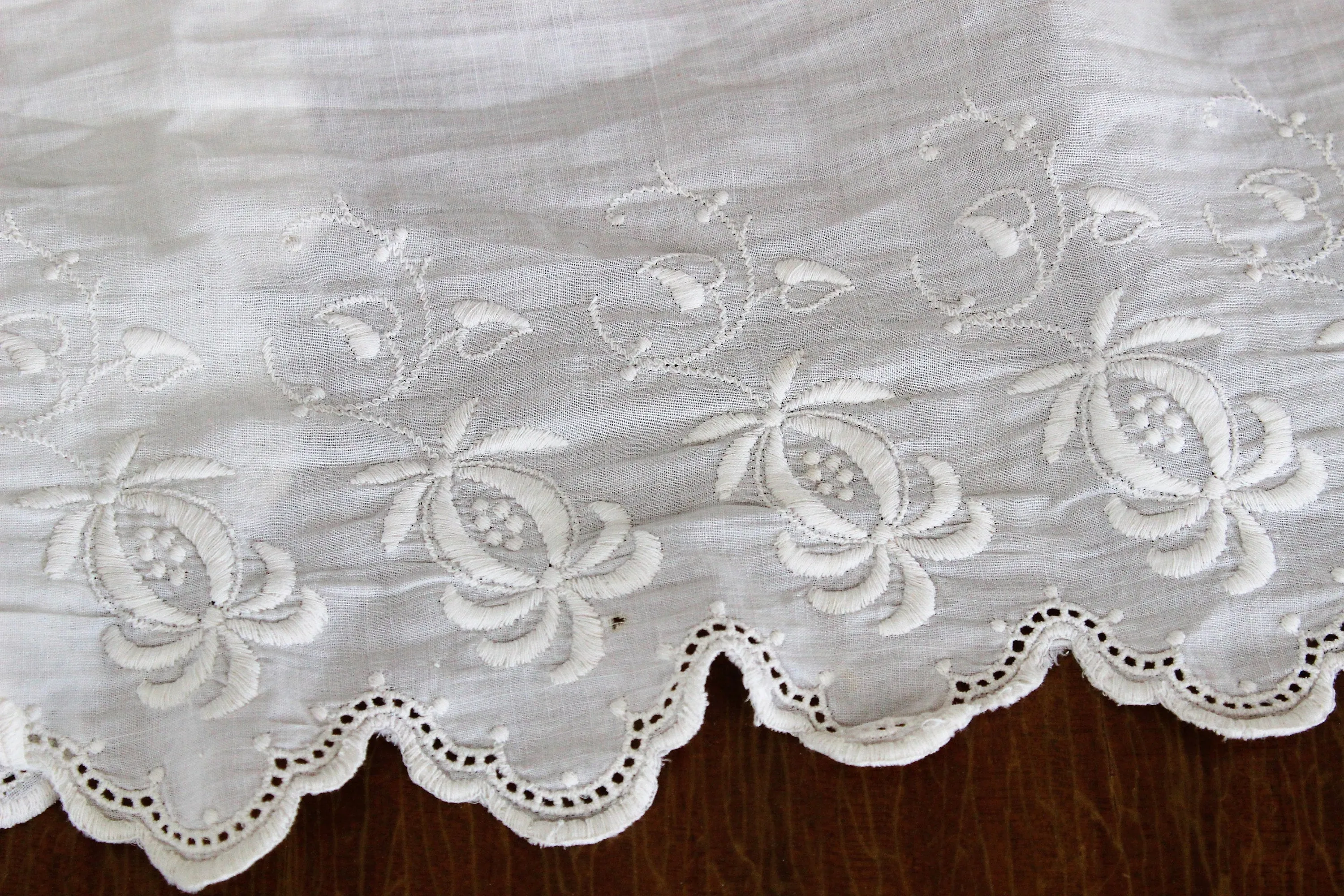 Vintage Victorian Edwardian White Wide Embroidered Lace